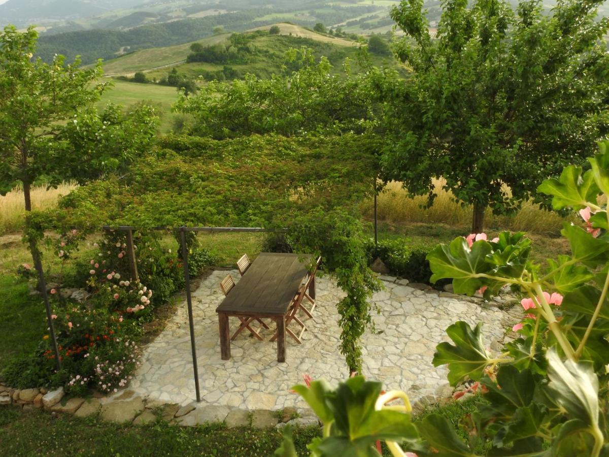Casale Le Fontanelle Hotell Monte Grimano Terme Exteriör bild